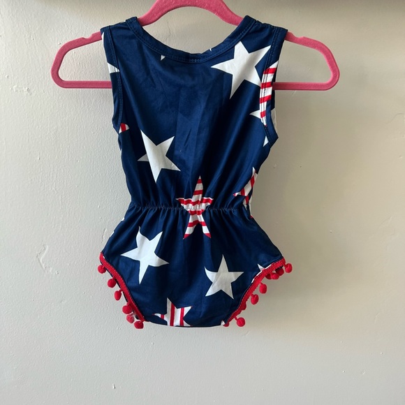 Mini Owl patriotic flag romper with pom poms, new with tags, size 80 (US 18mo) - Picture 2 of 2